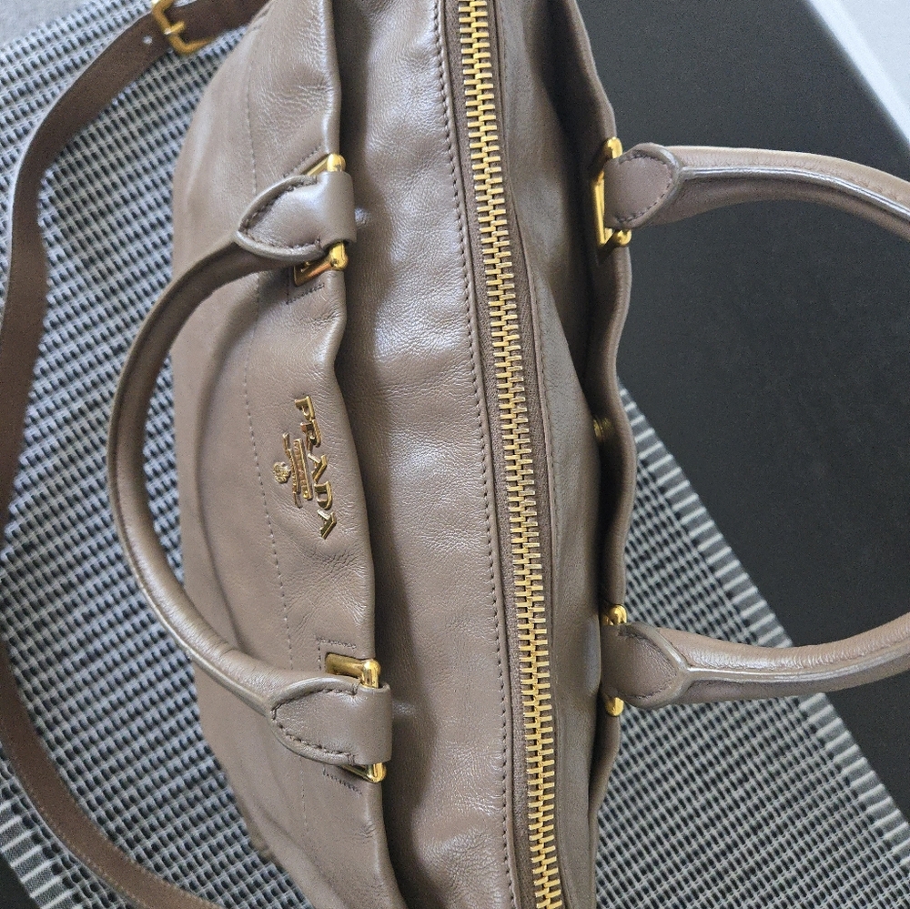 Prada‎ Brown Leather Bag - Picture 16 of 17
